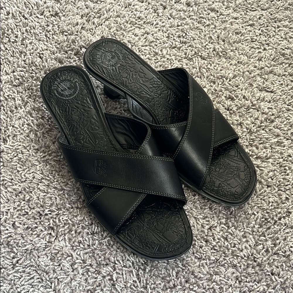 Leather Timberland Black Embossed Slide Sandals size 8 (nwot)